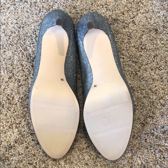 New silver heels - Picture 3 of 4